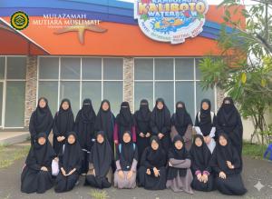 Rihlah Ceria Mutiara Muslimah di Kolam Renang Khusus Perempuan